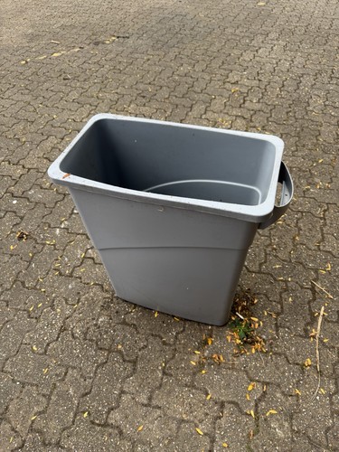Rubbermaid slim jim - 60, litre