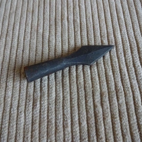 Viking medieval arrow diamond - arrow,