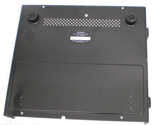 Yaesu 890 bottom - yaesu, ft-890