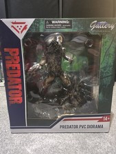 Diamond Select Predator