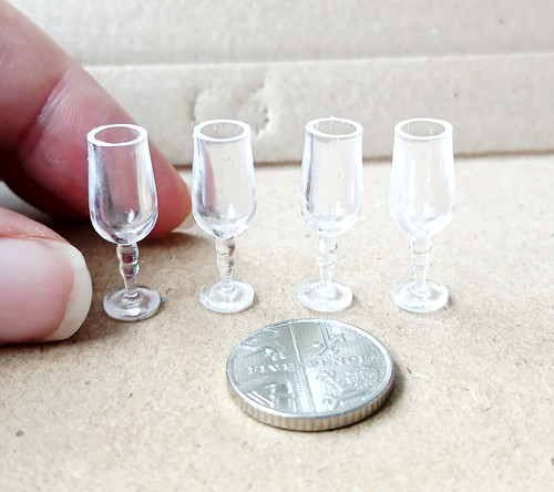 Dolls house miniature 4 - *,