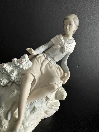 Lladro porcelain figurine - porcelain,