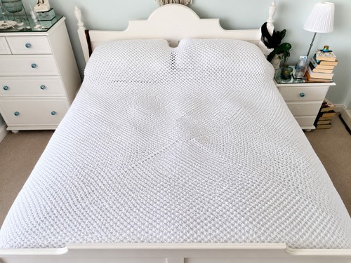 Hand crochet bedspread extra