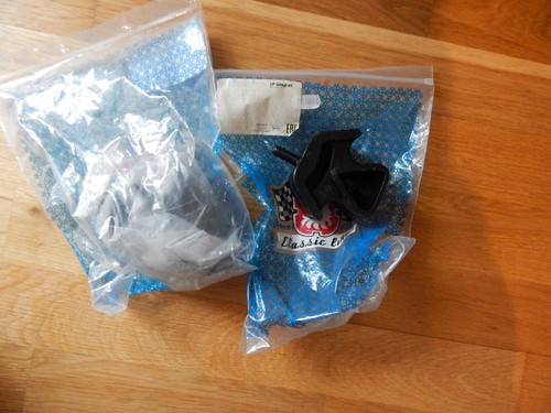 Pair rubber mounts engine - rubber,