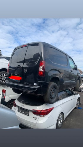 Vauxhall combo 2021 rear door - vauxhall,