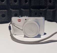 Leica D-Lux 2 Digital Camera