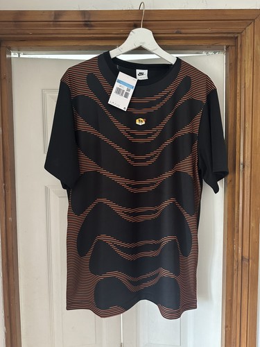 Nike tuned tshirt medium - nike,