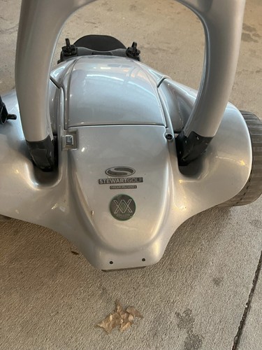 Electric golf trolley