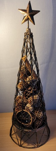 Rustic metal christmas tree - metal,