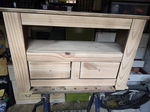 Pine corner unit solid - ,