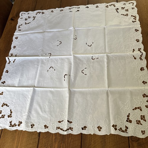 Vintage white embroidered - vintage,