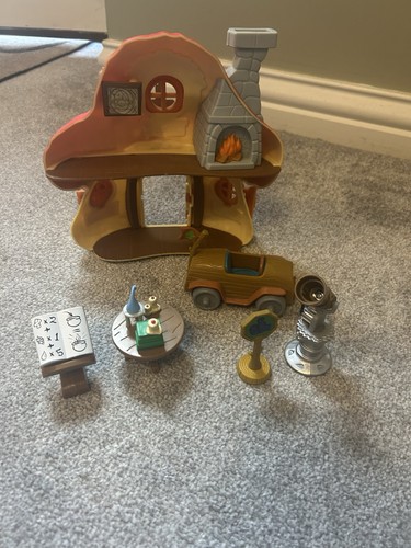 Smurf house and accessories - smurf,