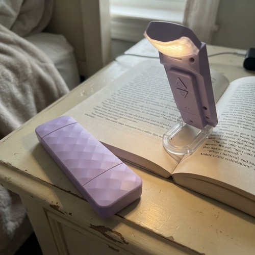 Flexible clip book - light, in