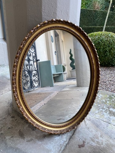 Antique gilt oval framed - gilt,