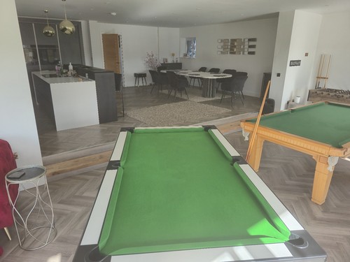 7x4 pool table fully refurb - pool,