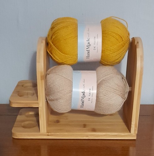 Wooden yarn holder rotating - holder,