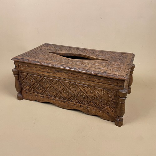 Wooden carved tissue - wooden,
