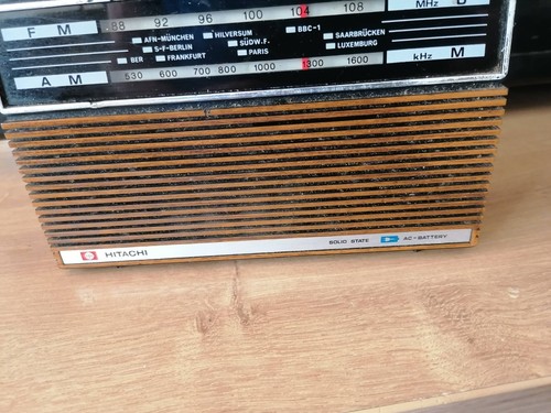 Vintage hitachi portable radio - hitachi,