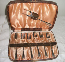 BOXED SET  SIX ELEGANT SILVER