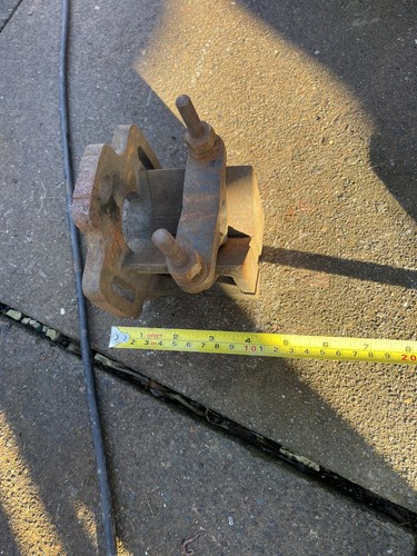 Block vice clamp - v, ?