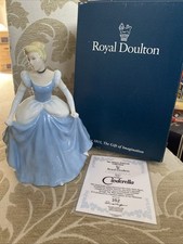 ROYAL DOULTON CINDERELLA DISNEY HN3677 PRINCESS COLLECTION 352/2000 Ltd Ed