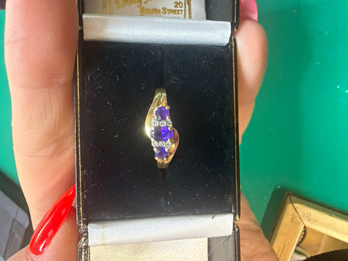 9ct yellow gold - yellow, amethyst