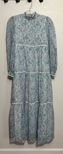 Vtg 1970s english tiered - sm,