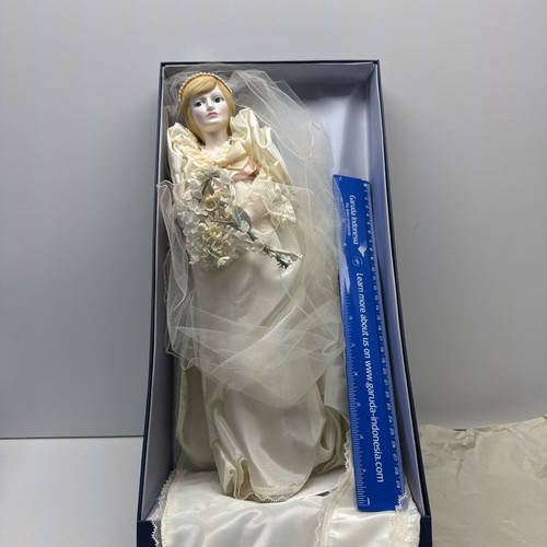 Royal doulton nisbet heirloom - doulton,