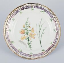 Royal Copenhagen Flora Danica. Lunch plate in hand-painted porcelain.