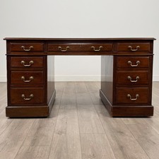 Antique 19th Century Fine Quality Pedestal Desk In Mahogany ( REF AF-4114 )