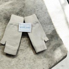 Ladies 100% 4 ply ECRU  Wrist