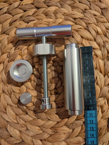 Large press tobacco - tobacco, ~