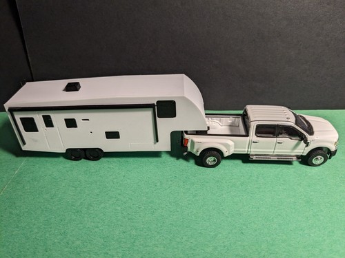 Scale winnebago 5th - 1:64,
