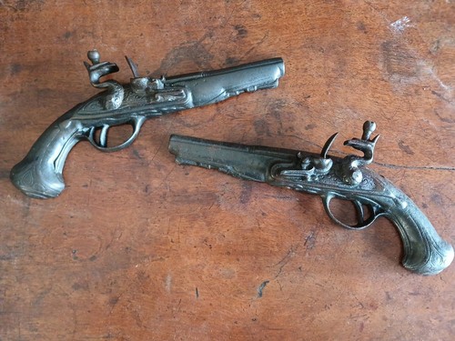 Vintage cast metal - cast, flintlock