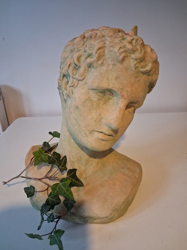 Classical greek sculpture - greek,