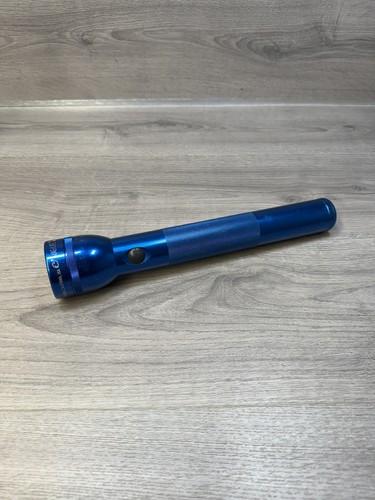 Maglite cell flashlight - 3d,