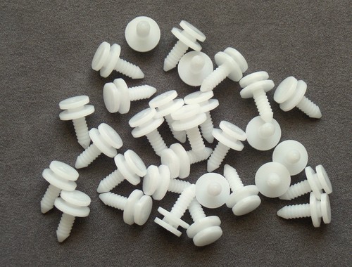 Fastening clips for audi - 30,