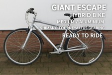 Giant Escape Hybrid Bike –