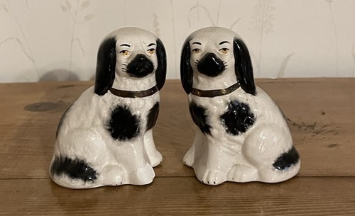 Pair staffordshire pottery - staffordshire,