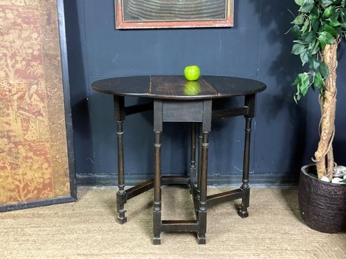 Charming small antique oak - a,