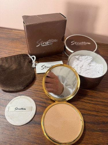 Vintage stratton powder - stratton,