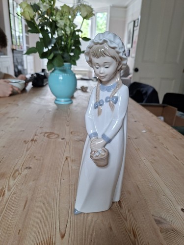 Lladro porcelain girl - porcelain, night
