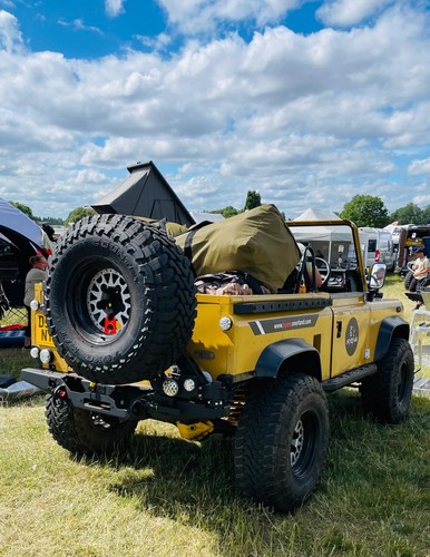 Land rover defender hyena rear - rover,