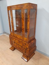 Original  Italian art deco display cabinet from 1930-40, walnut root,  restored