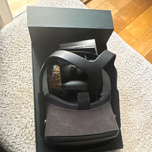 Oculus headset with - with, touch