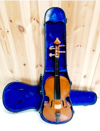 The stentor violin - the,
