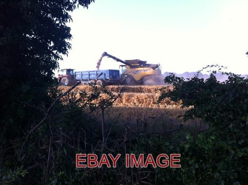 Photo combine harvester - photo,