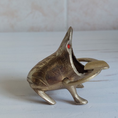 Vintage brass frog toad - vintage,