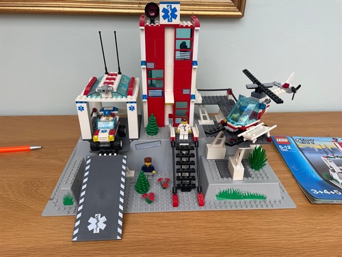 Lego city hospital set - city,