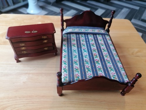 Dolls house mahogany bedroom - mahogany,